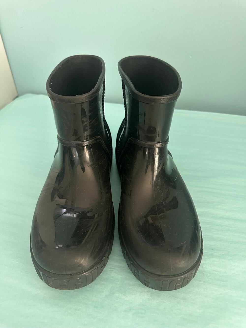 UGG Drizlita women's waterproof rain boots rubber exterior comfort insole size 9